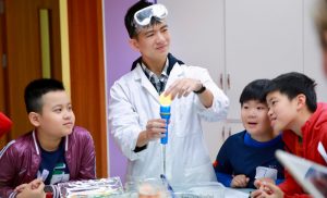 tieng-rao-cua-ba-dua-nam-sinh-ha-tinh-toi-washington-voi-hoc-bong-260-000-usd